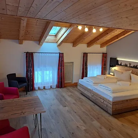 Altwirt Inn