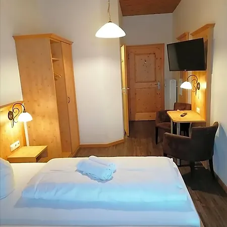Altwirt * Sachsenkam